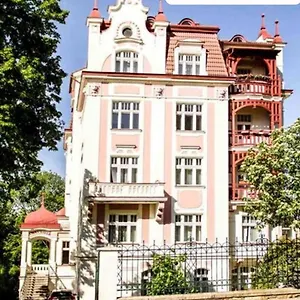 https://apartman-vila-bayer.karlovyvary-hotels.com